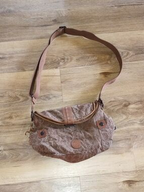 Kipling Brown Textured Crossbody Bag With Magnetic Closure